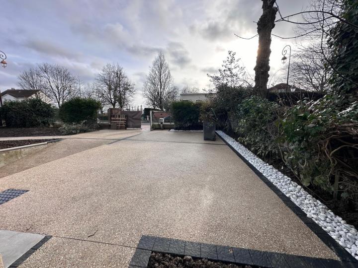 Béton désactivé et bandé stérile